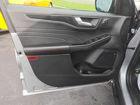 Used 2023 Ford Escape ST-Line Elite w/ Premium Technology Package AWD/4WD image 17