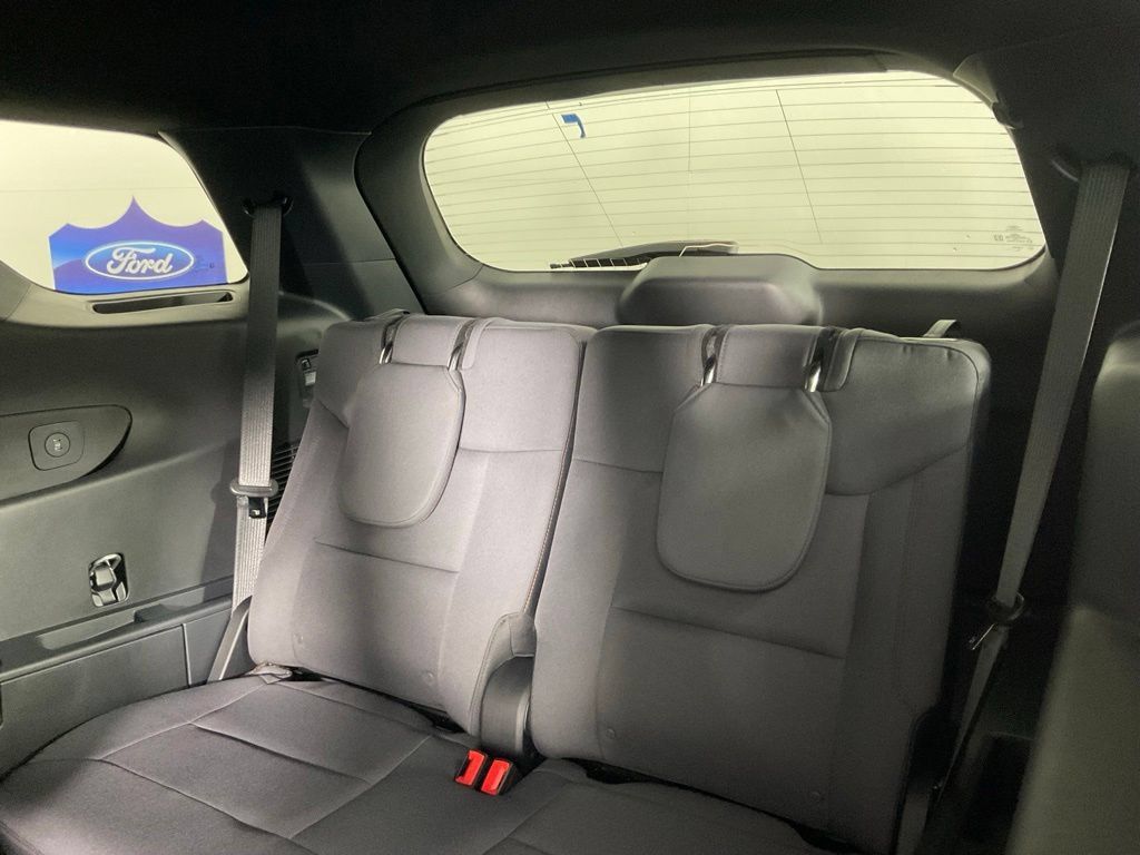 New 2027 Ford Explorer Active RWD image 17