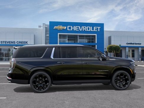 New 2026 Chevrolet Suburban High Country AWD/4WD image 3