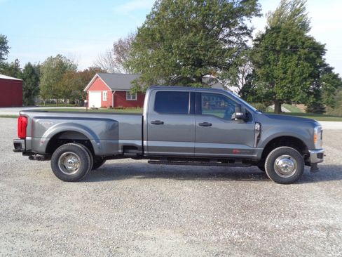 Used 2023 Ford F350 XLT image 4