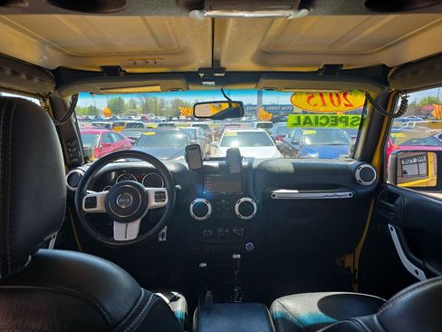 Used 2015 Jeep Wrangler Unlimited Sahara AWD/4WD image 23