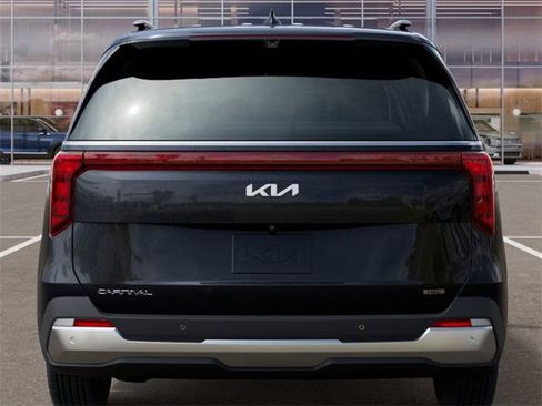 New 2025 Kia Carnival SX image 13