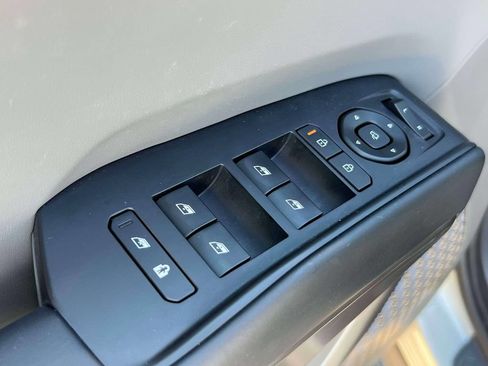 Certified 2024 Kia EV9 Light Long Range RWD image 18