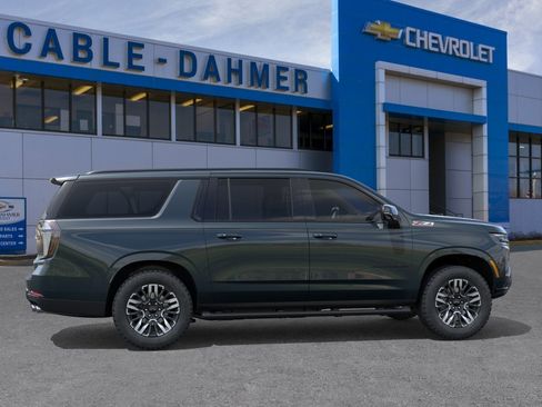 New 2026 Chevrolet Suburban Z71 w/ Comfort Package AWD/4WD image 33