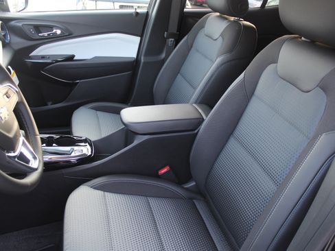 New 2026 Chevrolet Trax LT w/ LT Convenience Package image 9