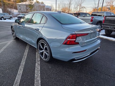 Used 2024 Volvo S60 B5 Core image 7