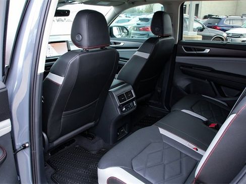 New 2026 Volkswagen Atlas Peak Edition image 25