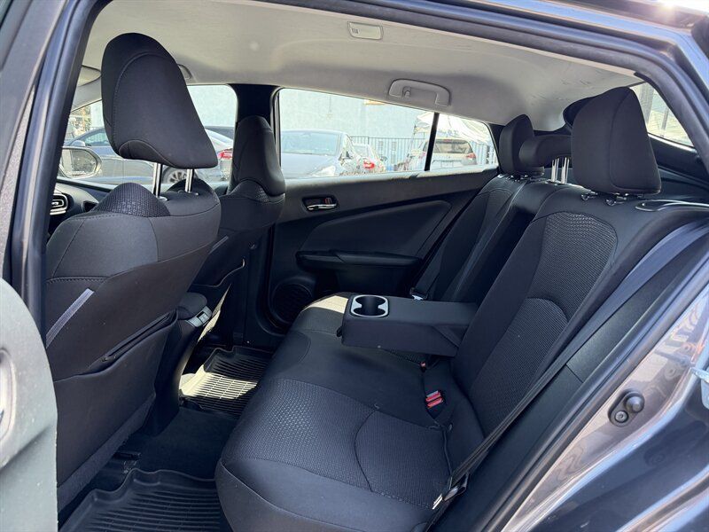 Used 2022 Toyota Prius LE FWD image 11