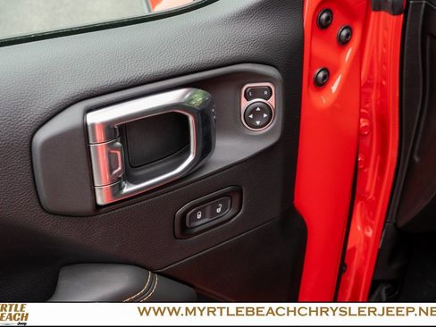 New 2025 Jeep Gladiator Sport w/ Premium Package image 16