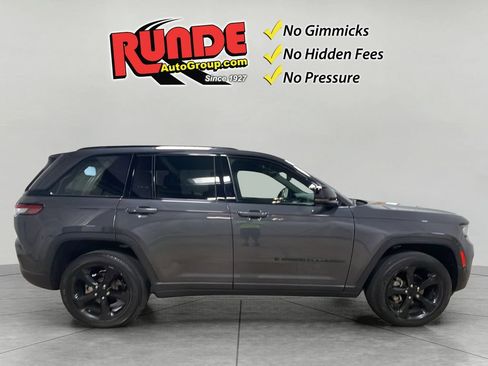 Used 2023 Jeep Grand Cherokee Altitude AWD/4WD image 7
