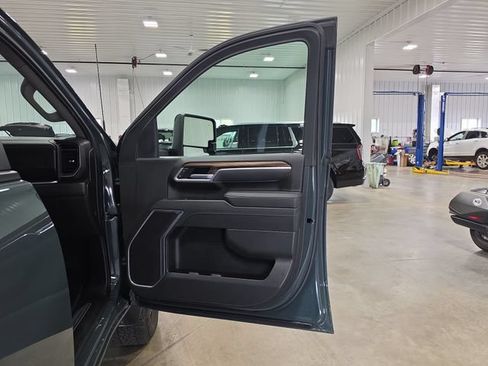 Used 2026 Chevrolet Silverado 3500 LT w/ Trail Boss Package AWD/4WD image 30