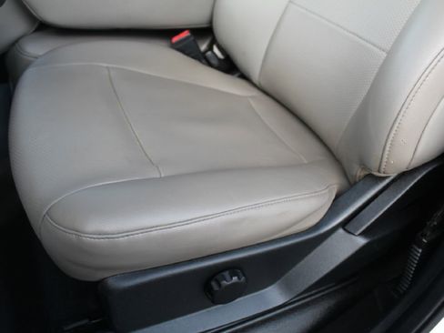 Used 2020 Ford F450 XL w/ Power Equipment Group image 19