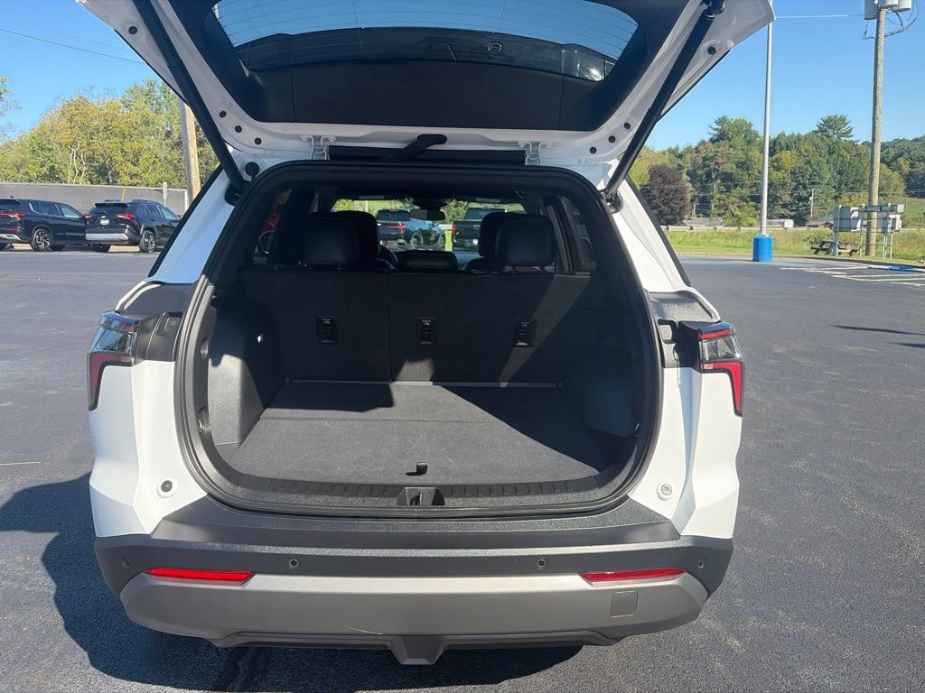 Used 2026 Chevrolet Equinox LT w/ Convenience Package II AWD/4WD image 30