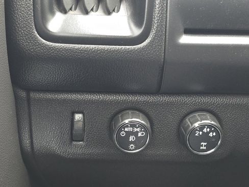 Used 2016 Chevrolet Colorado LT w/ LT Convenience Package image 39