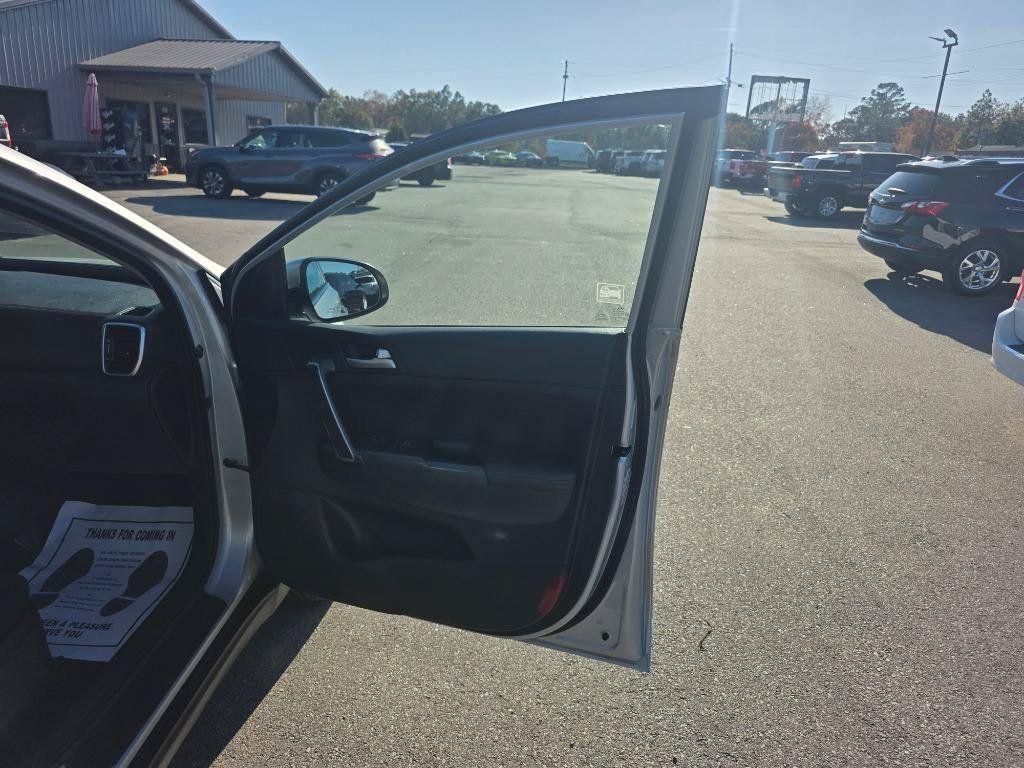 Used 2021 Kia Sportage LX FWD image 10