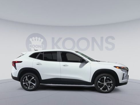 New 2026 Chevrolet Trax RS w/ Sunroof Package image 12