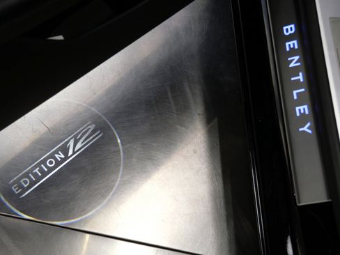 Used 2024 Bentley Flying Spur W12 image 39