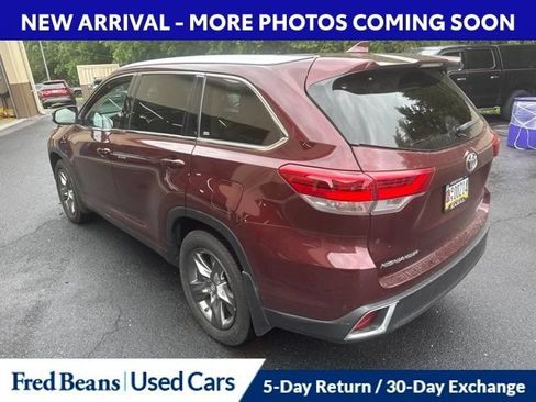 Used 2018 Toyota Highlander Limited Platinum AWD/4WD image 9