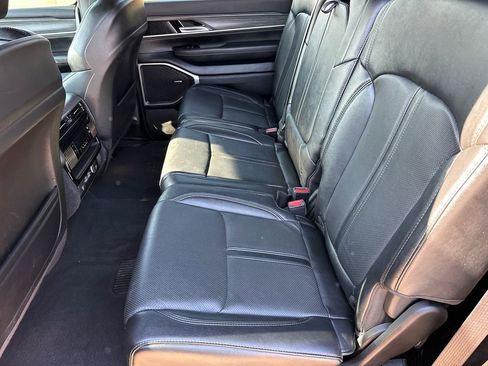 Used 2023 Jeep Wagoneer Series II image 20