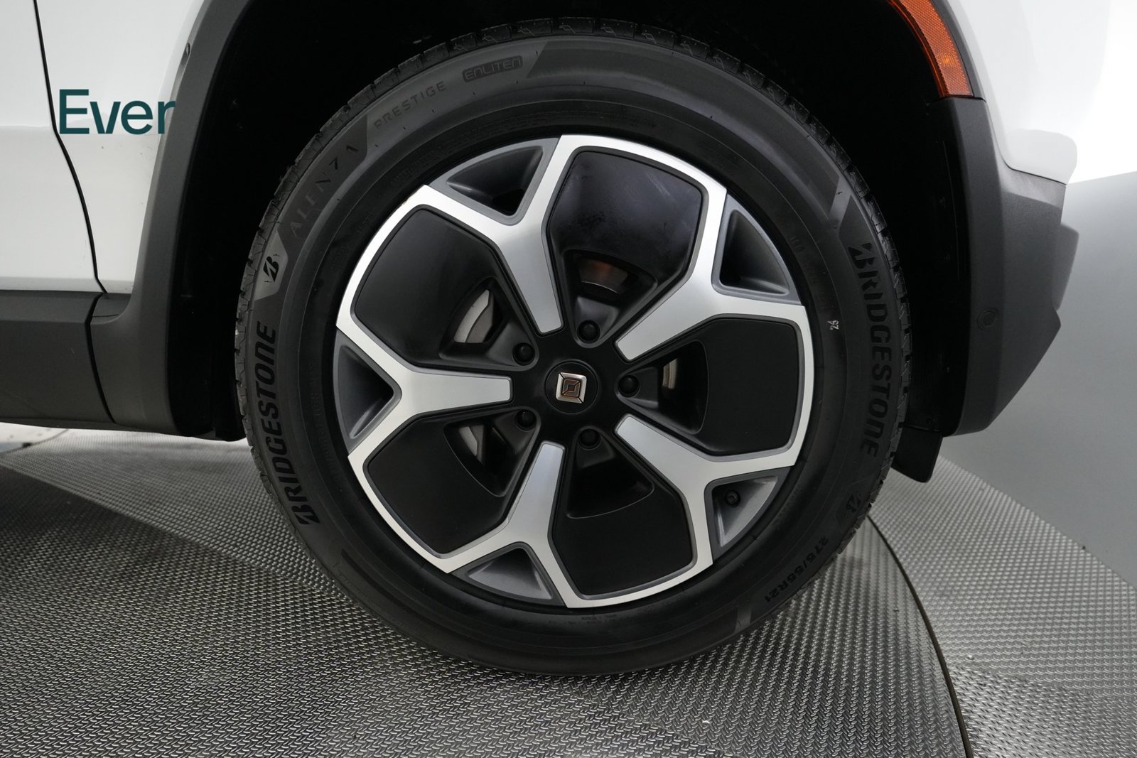 Used 2023 Rivian R1T Adventure Dual AWD/4WD image 20