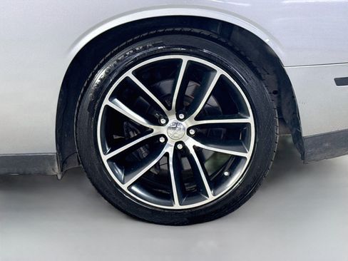 Used 2016 Dodge Challenger R/T Scat Pack w/ Leather Interior Group RWD image 35