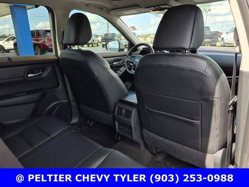 Used 2023 Nissan Rogue SL w/ SL Premium Package FWD image 17