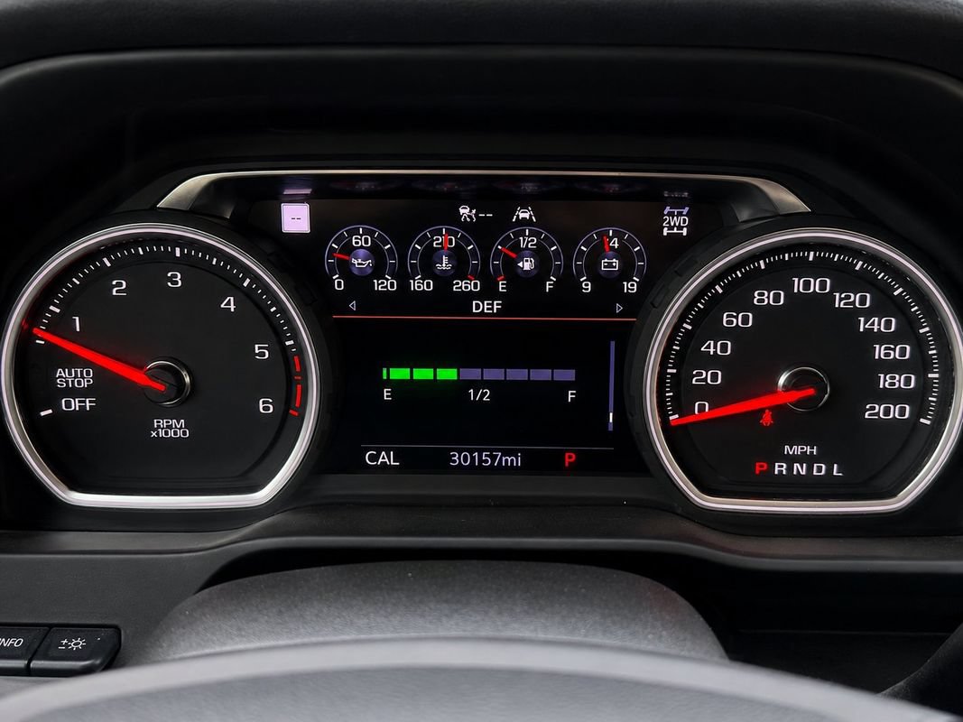 Used 2021 Chevrolet Silverado 1500 High Country w/ Technology Package AWD/4WD image 11
