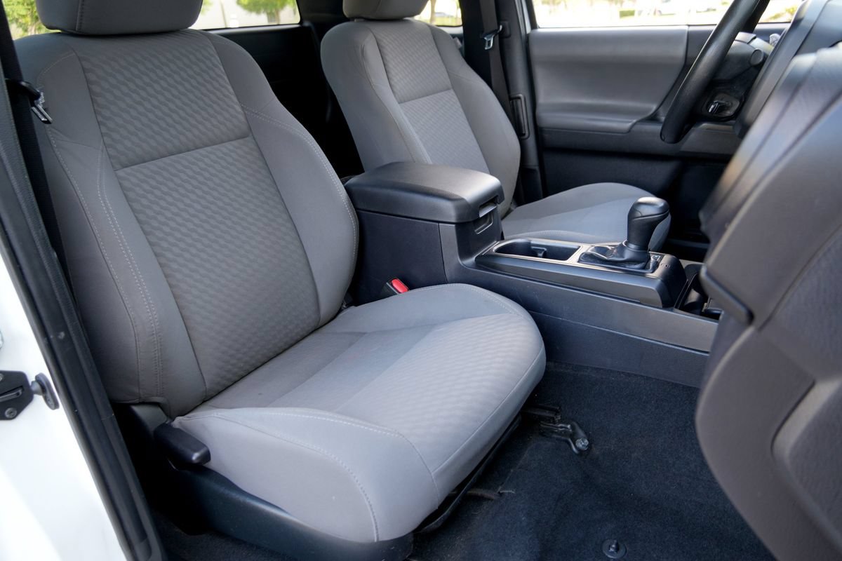 Used 2022 Toyota Tacoma SR RWD image 8