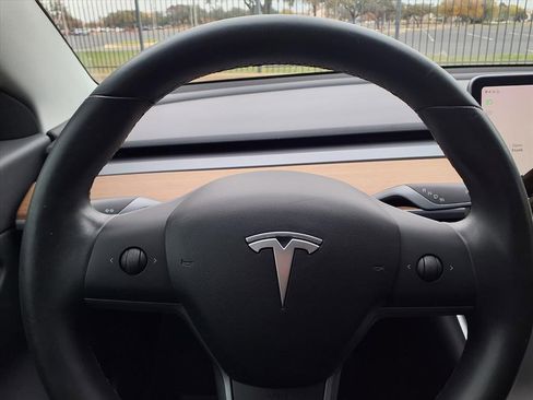 Used 2019 Tesla Model 3 Standard Range Plus image 25