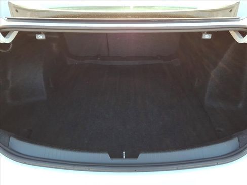 Used 2024 Chevrolet Malibu LT image 35