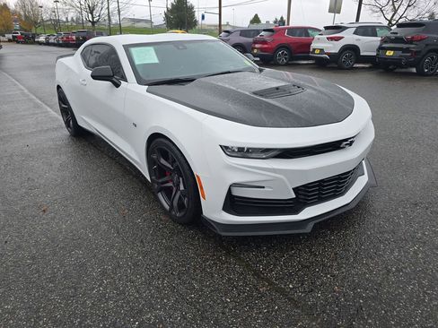 Used 2021 Chevrolet Camaro SS image 8