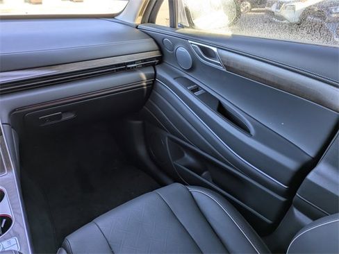 Used 2025 Genesis GV80 3.5T Advanced image 15