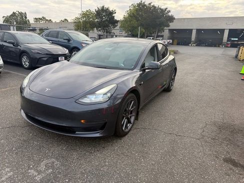 Used 2023 Tesla Model 3 Standard Range RWD image 1