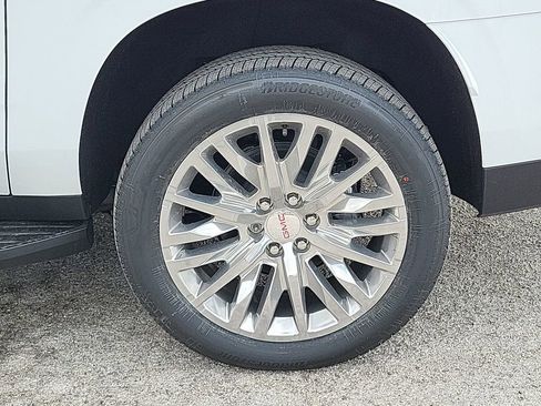 New 2026 GMC Yukon XL Elevation image 18