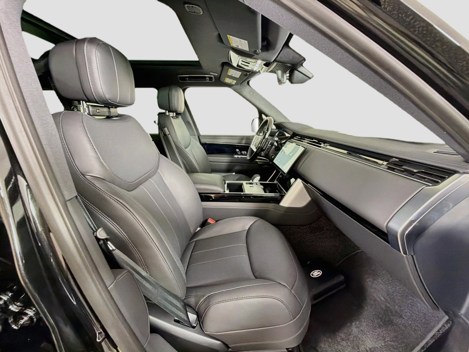 New 2026 Land Rover Range Rover SE AWD/4WD image 32