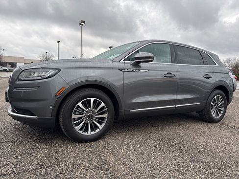 Certified 2022 Lincoln Nautilus Reserve image 3