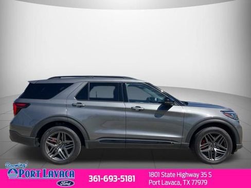 Used 2025 Ford Explorer ST-Line w/ ST-Line Street Pack AWD/4WD image 8