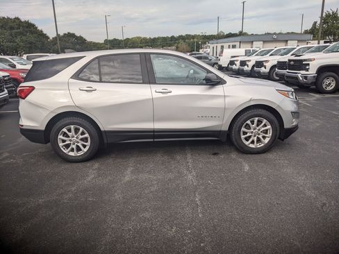 Certified 2021 Chevrolet Equinox LS w/ LS Convenience Package image 10