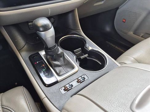 Used 2018 Toyota Highlander Limited Platinum AWD/4WD image 12