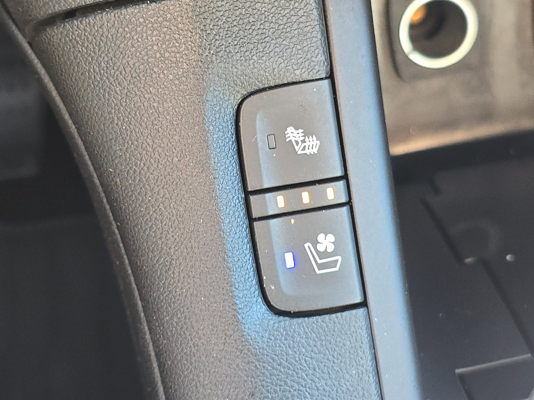 Used 2017 GMC Acadia Denali w/ Technology Package AWD/4WD image 35