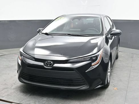 Used 2023 Toyota Corolla LE FWD image 2