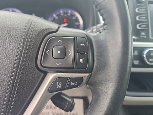 Used 2019 Toyota Highlander Limited AWD/4WD image 15