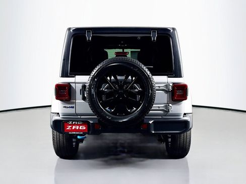 Used 2023 Jeep Wrangler Unlimited Sahara AWD/4WD image 4