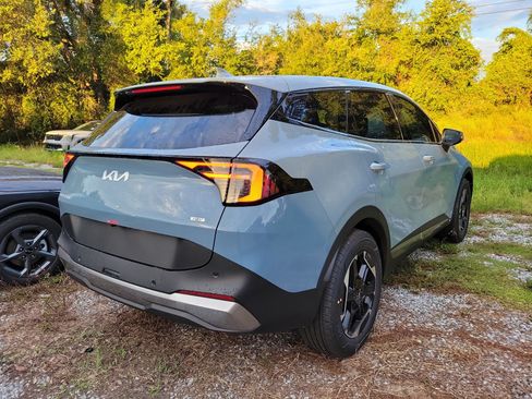 New 2027 Kia Sportage S FWD image 3