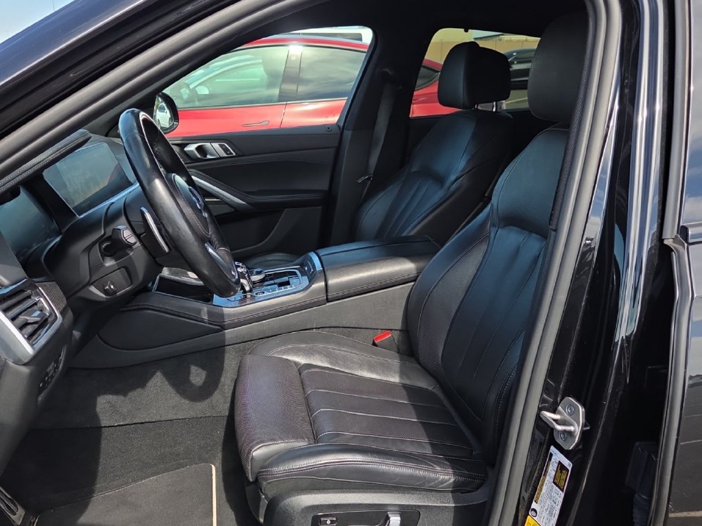 Used 2021 BMW X6 M50i w/ Executive Package AWD/4WD image 4