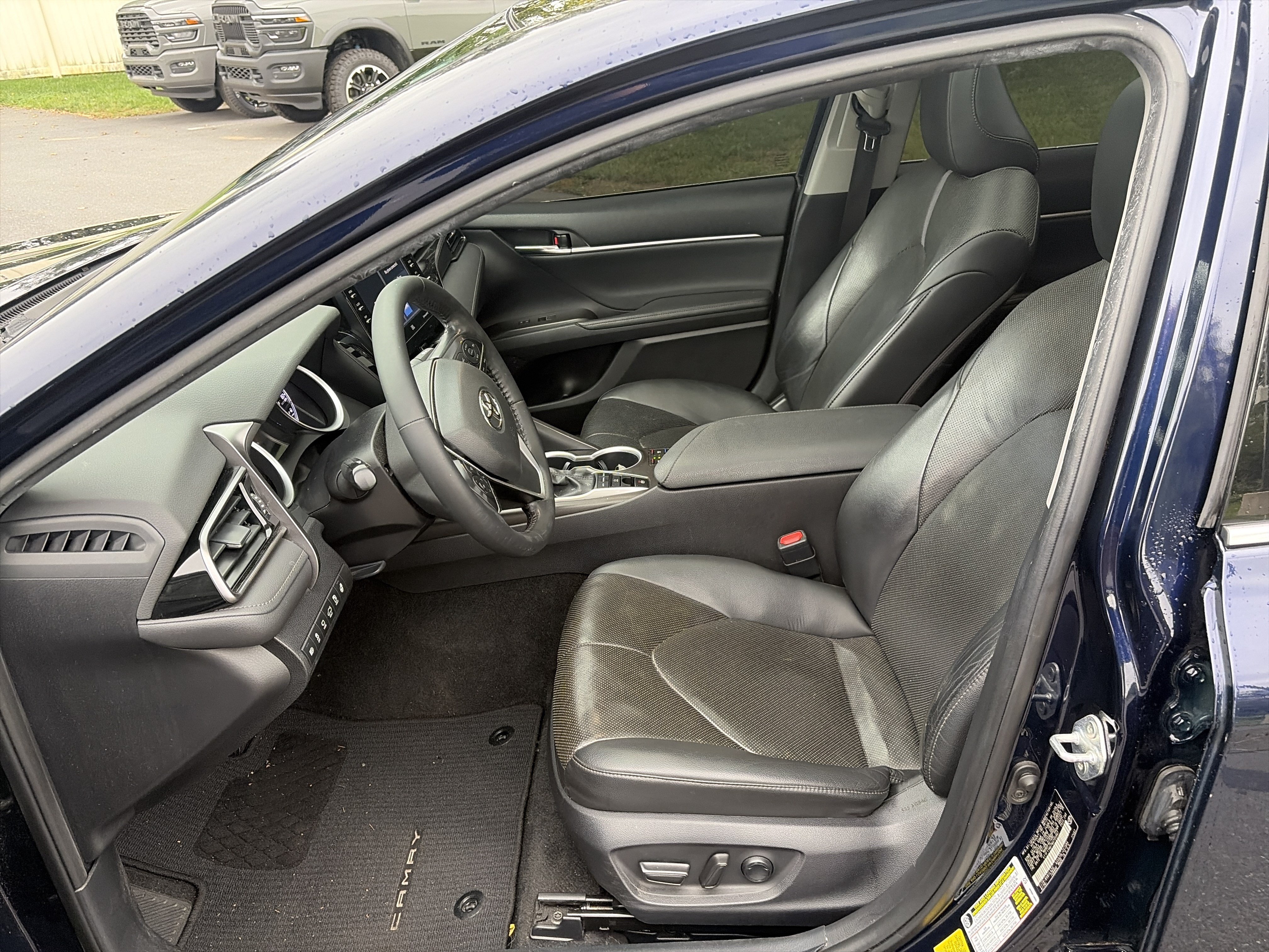 Used 2022 Toyota Camry XLE w/ Navigation Package FWD image 15