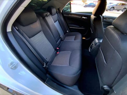 Used 2023 Chrysler 300 Touring w/ Sport Appearance Package image 19