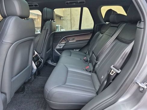 Used 2025 Land Rover Range Rover SE AWD/4WD image 10