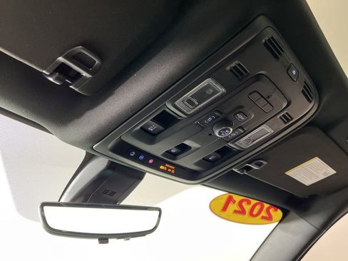 Used 2021 GMC Yukon Denali w/ Denali Premium Package image 30