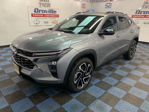 New 2026 Chevrolet Trax RS image 1